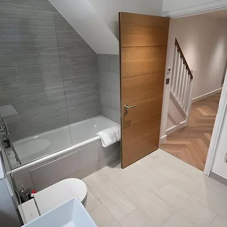 Reserve Amazing 2-Bedroom Penthouse In Marble Arch 74 London Exterior photo